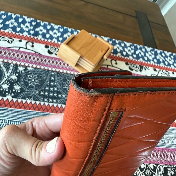 Chloe' Chloe Rare Coral Quilted Elise Continental Turnlock Long Wallet - Picture 5 of 12